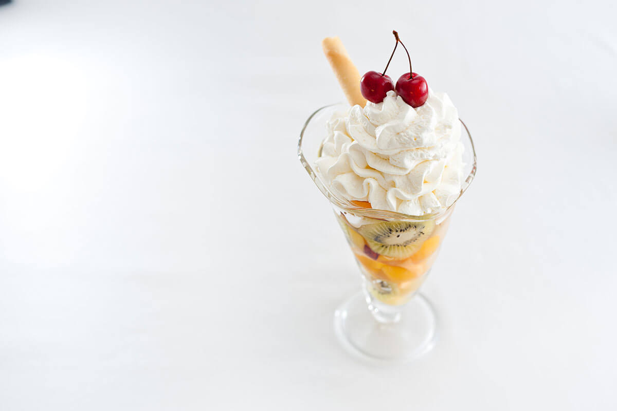 Ice cream sundae with fruit - Hotel Gasthof zur Sonne