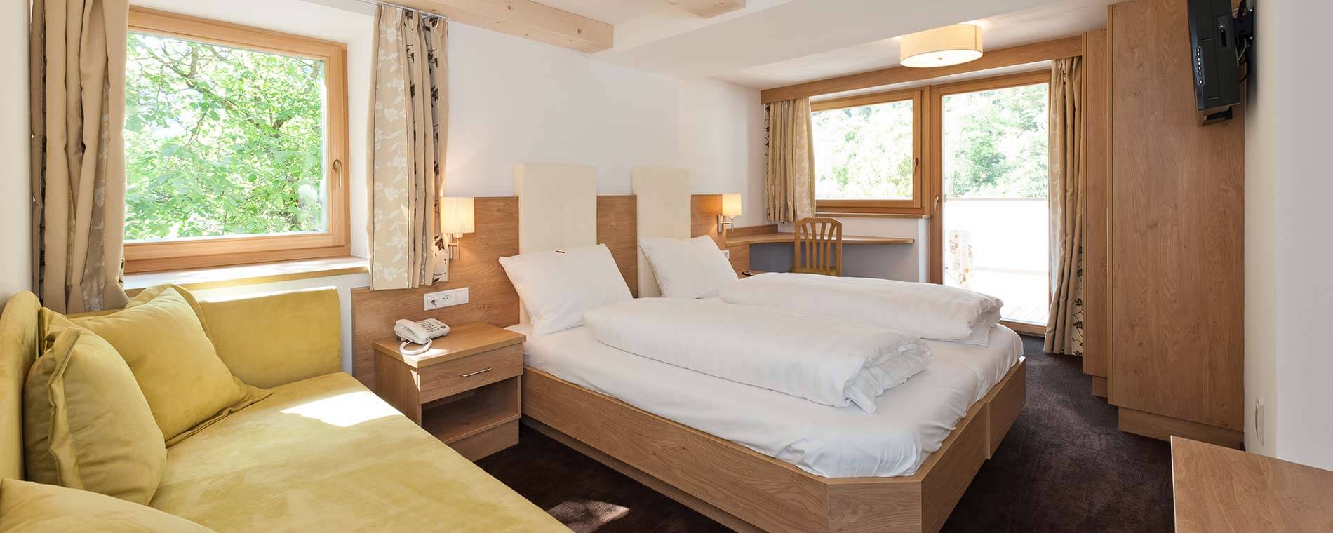 Luminosa camera con letto matrimoniale - Hotel Gasthof zur Sonne